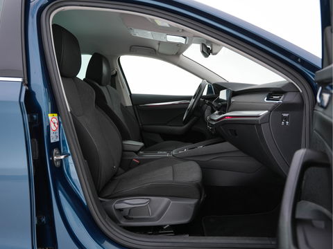 Škoda Octavia Combi 2.0 TDI Aut. *ADAPTIVE-CRUISE | FULL-LED | DIGI-COCKPIT | KEYLESS | DAB+ | NAVI-FULLMAP | ECC | PDC | TOWBAR | APP.CONNECT  | AMBIENT-LIGHT | SHIFT-PADDLES | COMFORT-SEATS | 18''ALU*