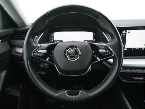Škoda Octavia Combi 2.0 TDI Aut. *ADAPTIVE-CRUISE | FULL-LED | DIGI-COCKPIT | KEYLESS | DAB+ | NAVI-FULLMAP | ECC | PDC | TOWBAR | APP.CONNECT  | AMBIENT-LIGHT | SHIFT-PADDLES | COMFORT-SEATS | 18''ALU*