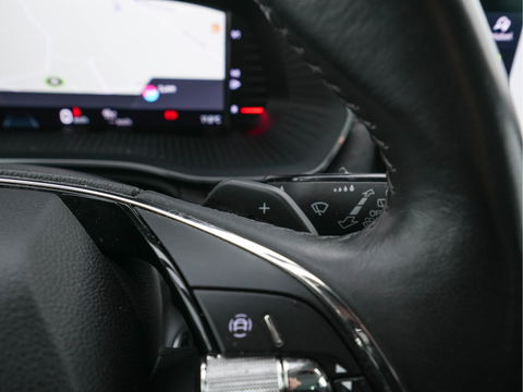 Škoda Octavia Combi 2.0 TDI Aut. *ADAPTIVE-CRUISE | FULL-LED | DIGI-COCKPIT | KEYLESS | DAB+ | NAVI-FULLMAP | ECC | PDC | TOWBAR | APP.CONNECT  | AMBIENT-LIGHT | SHIFT-PADDLES | COMFORT-SEATS | 18''ALU*