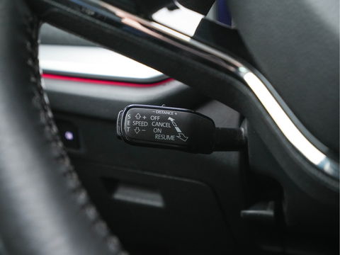 Škoda Octavia Combi 2.0 TDI Aut. *ADAPTIVE-CRUISE | FULL-LED | DIGI-COCKPIT | KEYLESS | DAB+ | NAVI-FULLMAP | ECC | PDC | TOWBAR | APP.CONNECT  | AMBIENT-LIGHT | SHIFT-PADDLES | COMFORT-SEATS | 18''ALU*