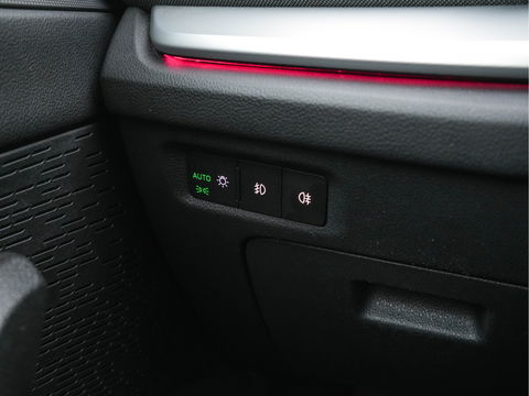 Škoda Octavia Combi 2.0 TDI Aut. *ADAPTIVE-CRUISE | FULL-LED | DIGI-COCKPIT | KEYLESS | DAB+ | NAVI-FULLMAP | ECC | PDC | TOWBAR | APP.CONNECT  | AMBIENT-LIGHT | SHIFT-PADDLES | COMFORT-SEATS | 18''ALU*