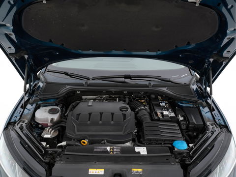 Škoda Octavia Combi 2.0 TDI Aut. *ADAPTIVE-CRUISE | FULL-LED | DIGI-COCKPIT | KEYLESS | DAB+ | NAVI-FULLMAP | ECC | PDC | TOWBAR | APP.CONNECT  | AMBIENT-LIGHT | SHIFT-PADDLES | COMFORT-SEATS | 18''ALU*
