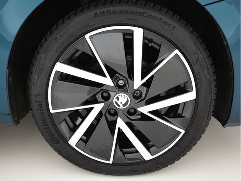 Škoda Octavia Combi 2.0 TDI Aut. *ADAPTIVE-CRUISE | FULL-LED | DIGI-COCKPIT | KEYLESS | DAB+ | NAVI-FULLMAP | ECC | PDC | TOWBAR | APP.CONNECT  | AMBIENT-LIGHT | SHIFT-PADDLES | COMFORT-SEATS | 18''ALU*