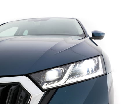 Škoda Octavia Combi 2.0 TDI Aut. *ADAPTIVE-CRUISE | FULL-LED | DIGI-COCKPIT | KEYLESS | DAB+ | NAVI-FULLMAP | ECC | PDC | TOWBAR | APP.CONNECT  | AMBIENT-LIGHT | SHIFT-PADDLES | COMFORT-SEATS | 18''ALU*