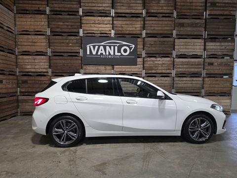 BMW 1-serie 118i High Executive Sport Line Pano LED VCP PDC Trekhaak LM