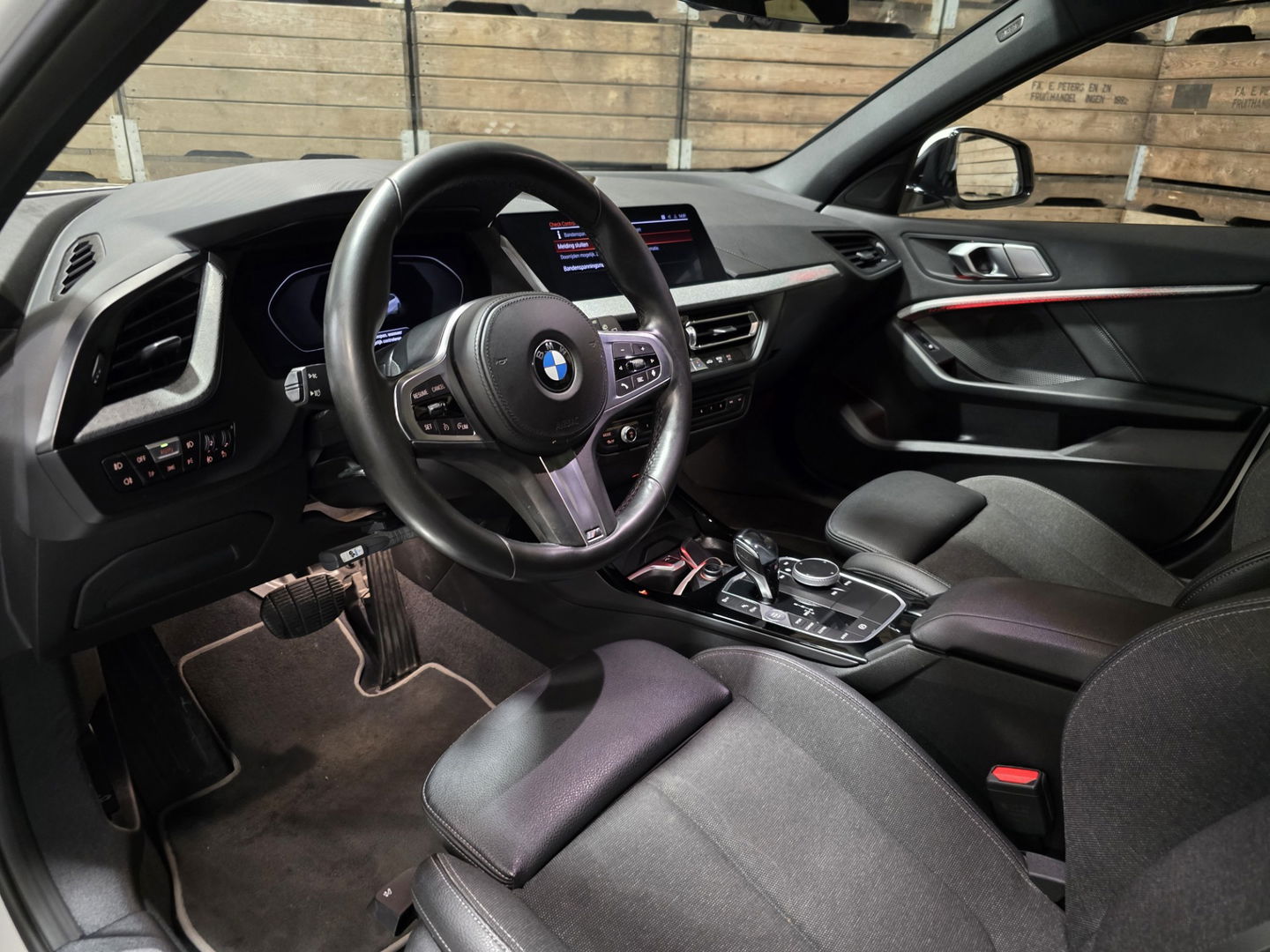 BMW 1-serie 118i High Executive Sport Line Pano LED VCP PDC Trekhaak LM