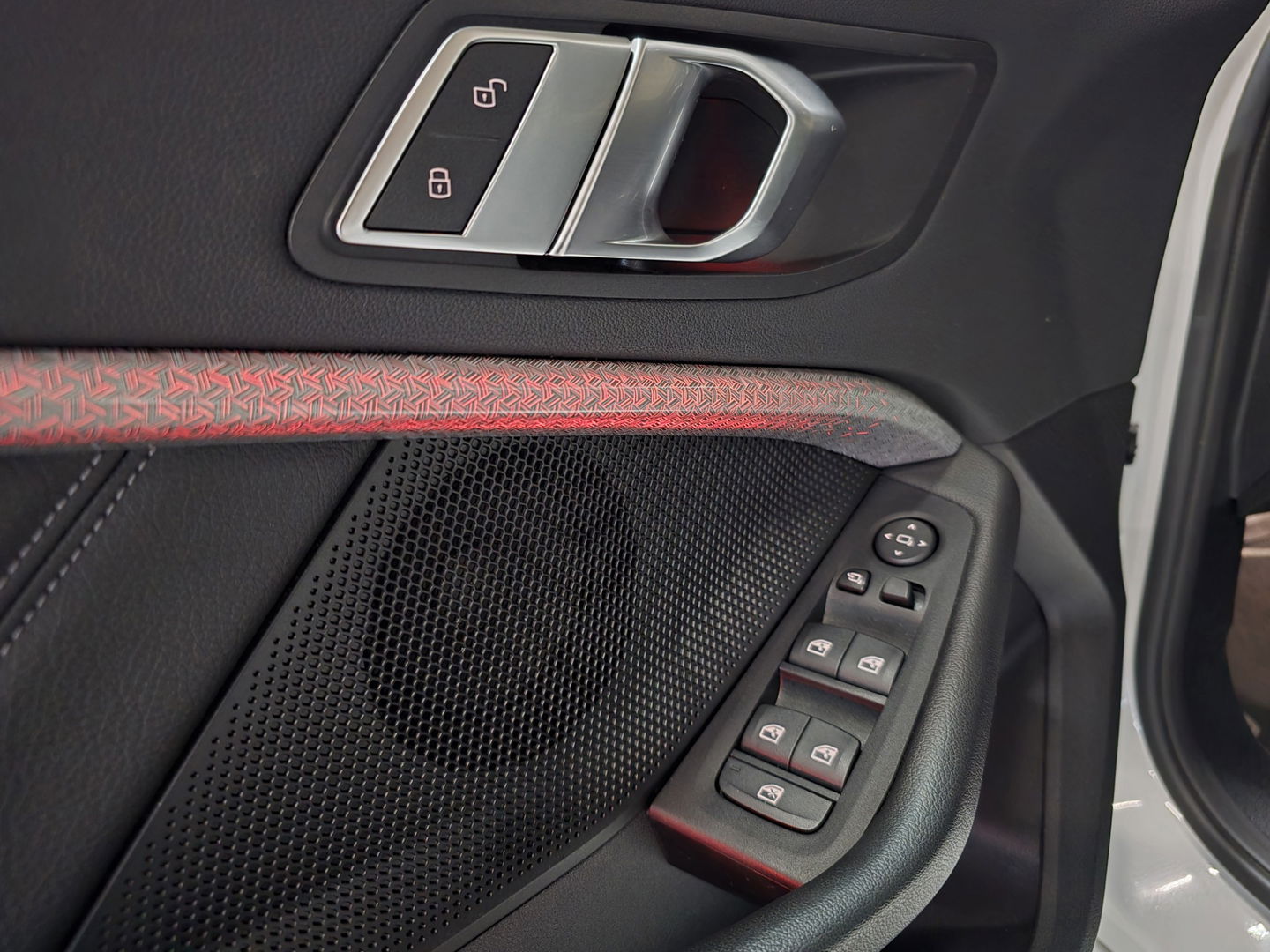 BMW 1-serie 118i High Executive Sport Line Pano LED VCP PDC Trekhaak LM