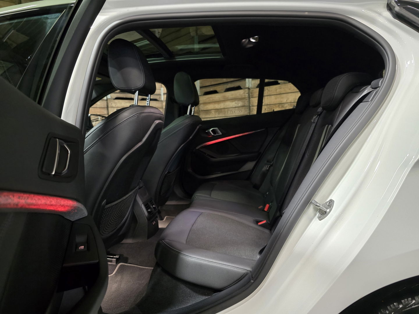 BMW 1-serie 118i High Executive Sport Line Pano LED VCP PDC Trekhaak LM