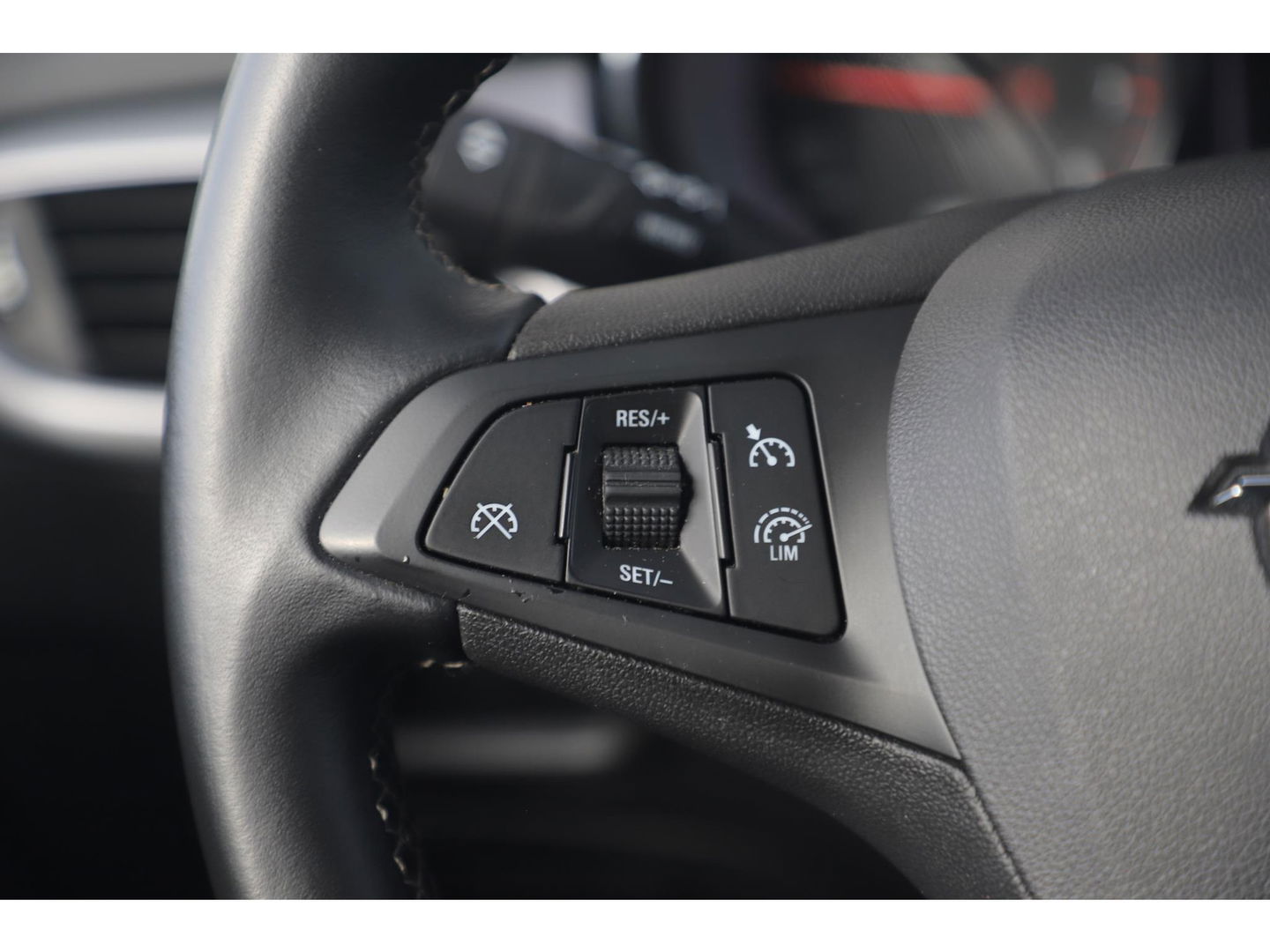 Opel Astra 1.0 Online Edition Navigatie Airco Cruise PDC Bluetooth Carplay