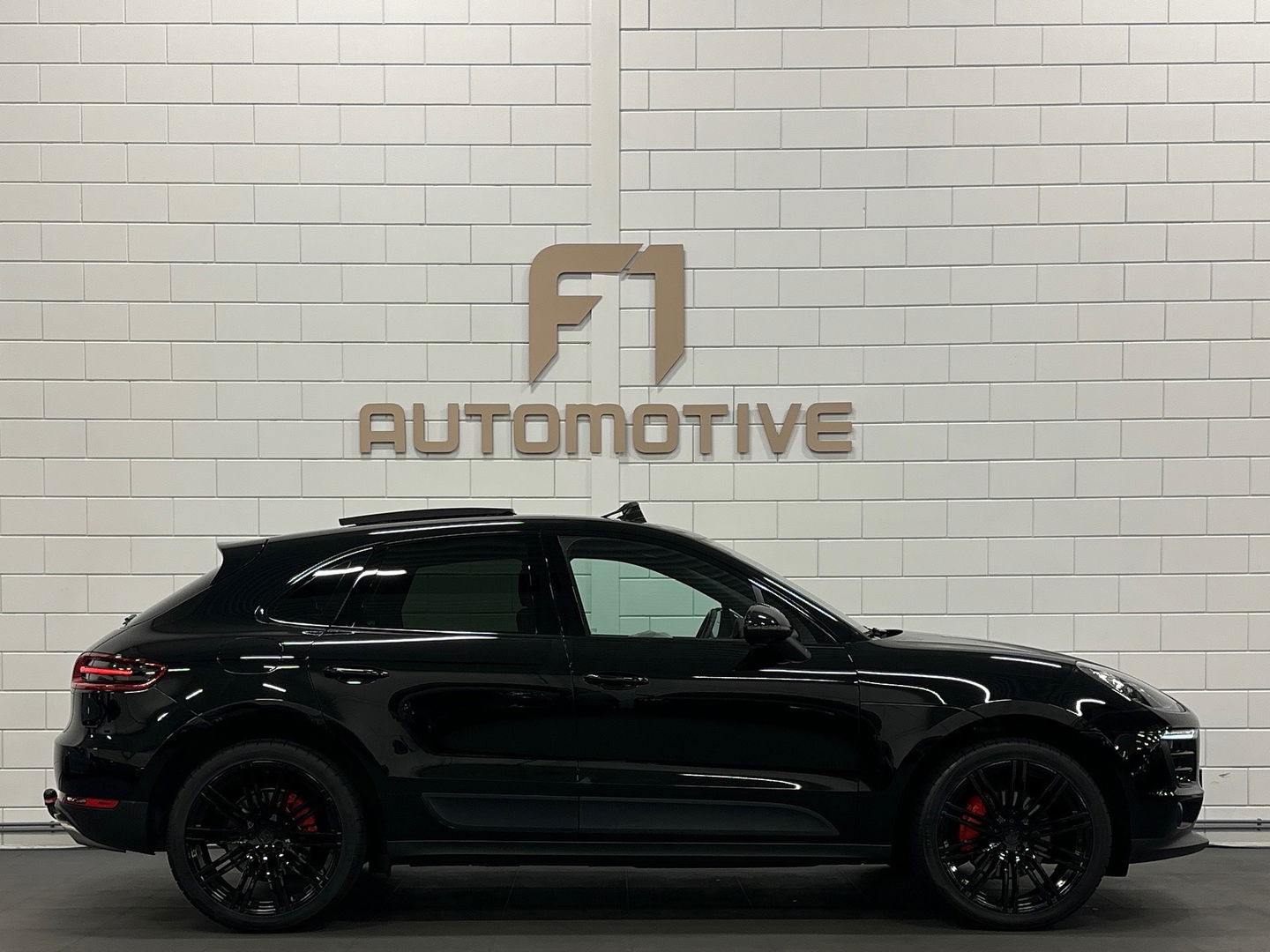 Porsche Macan 2.0 252PK Panorama|ACC|Trekhaak|21”|Alcantara