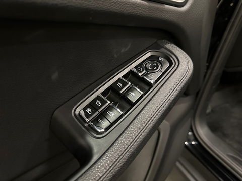 Porsche Macan 2.0 252PK Panorama|ACC|Trekhaak|21”|Alcantara