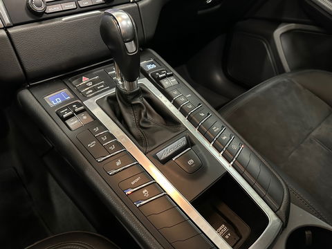 Porsche Macan 2.0 252PK Panorama|ACC|Trekhaak|21”|Alcantara