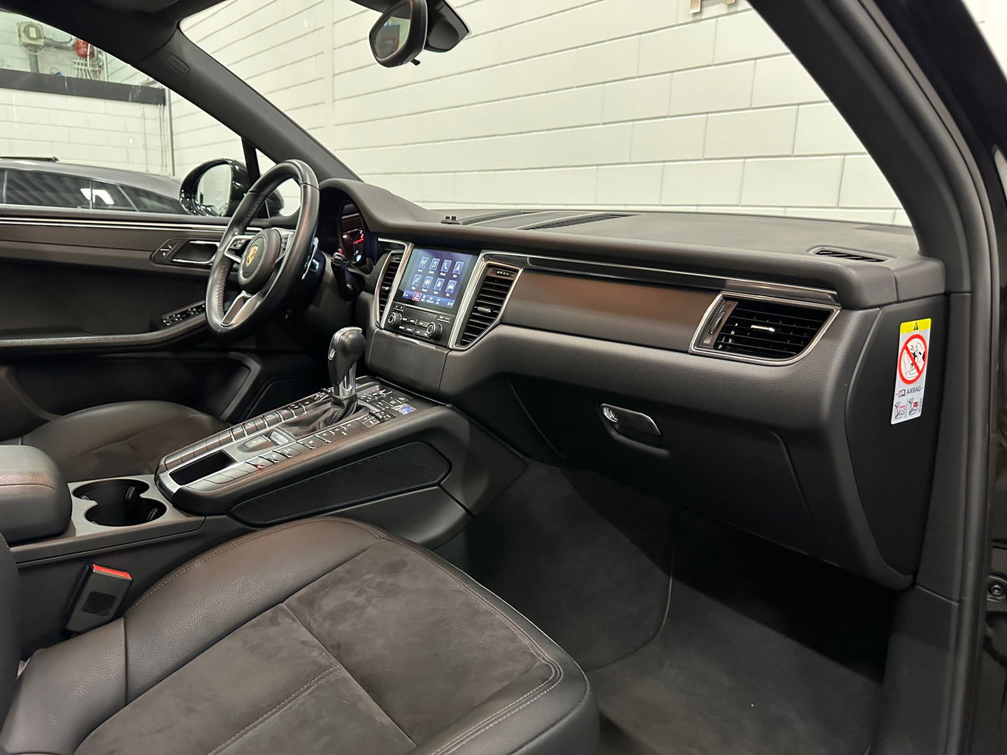 Porsche Macan 2.0 252PK Panorama|ACC|Trekhaak|21”|Alcantara