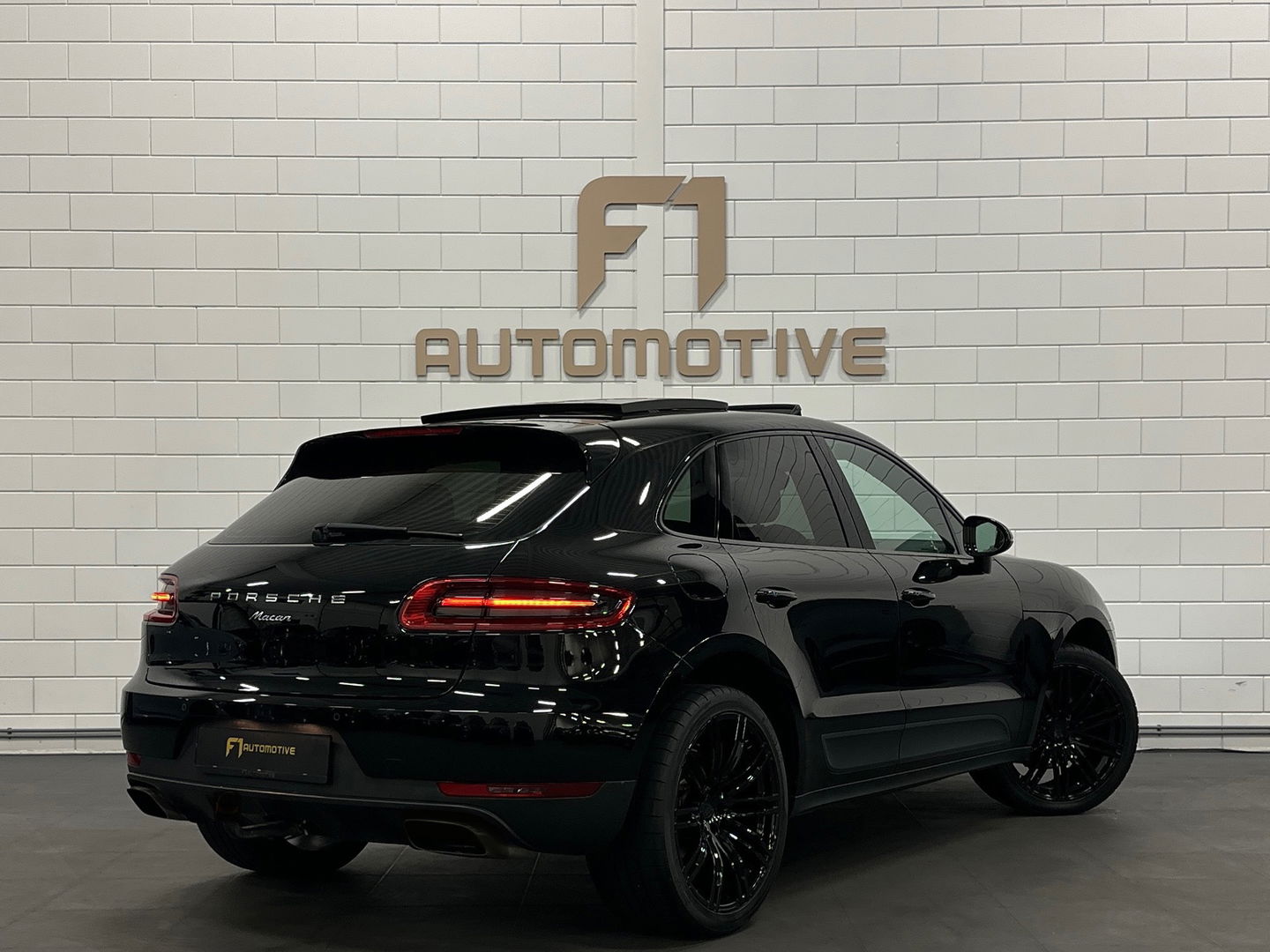Porsche Macan 2.0 252PK Panorama|ACC|Trekhaak|21”|Alcantara
