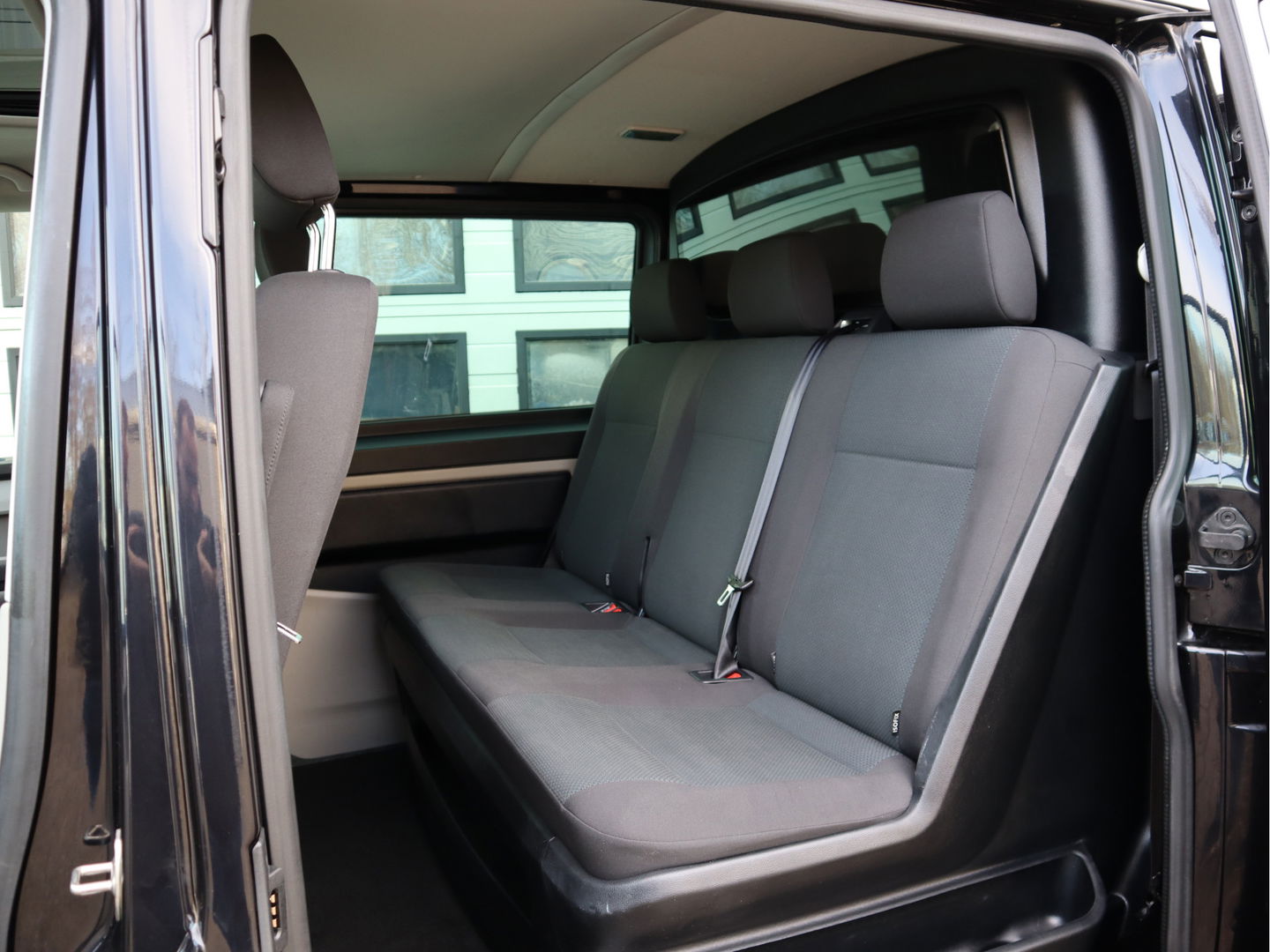 Volkswagen Transporter 2.0 TDI 150pk Euro 6 Automaat L2 Lang DC 5 Pers. - 2x Schuifdr - Navi - Trekhaak