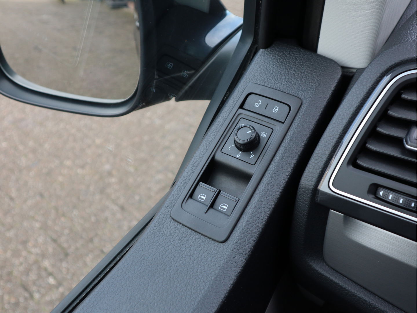 Volkswagen Transporter 2.0 TDI 150pk Euro 6 Automaat L2 Lang DC 5 Pers. - 2x Schuifdr - Navi - Trekhaak