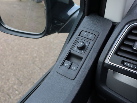 Volkswagen Transporter 2.0 TDI 150pk Euro 6 Automaat L2 Lang DC 5 Pers. - 2x Schuifdr - Navi - Trekhaak
