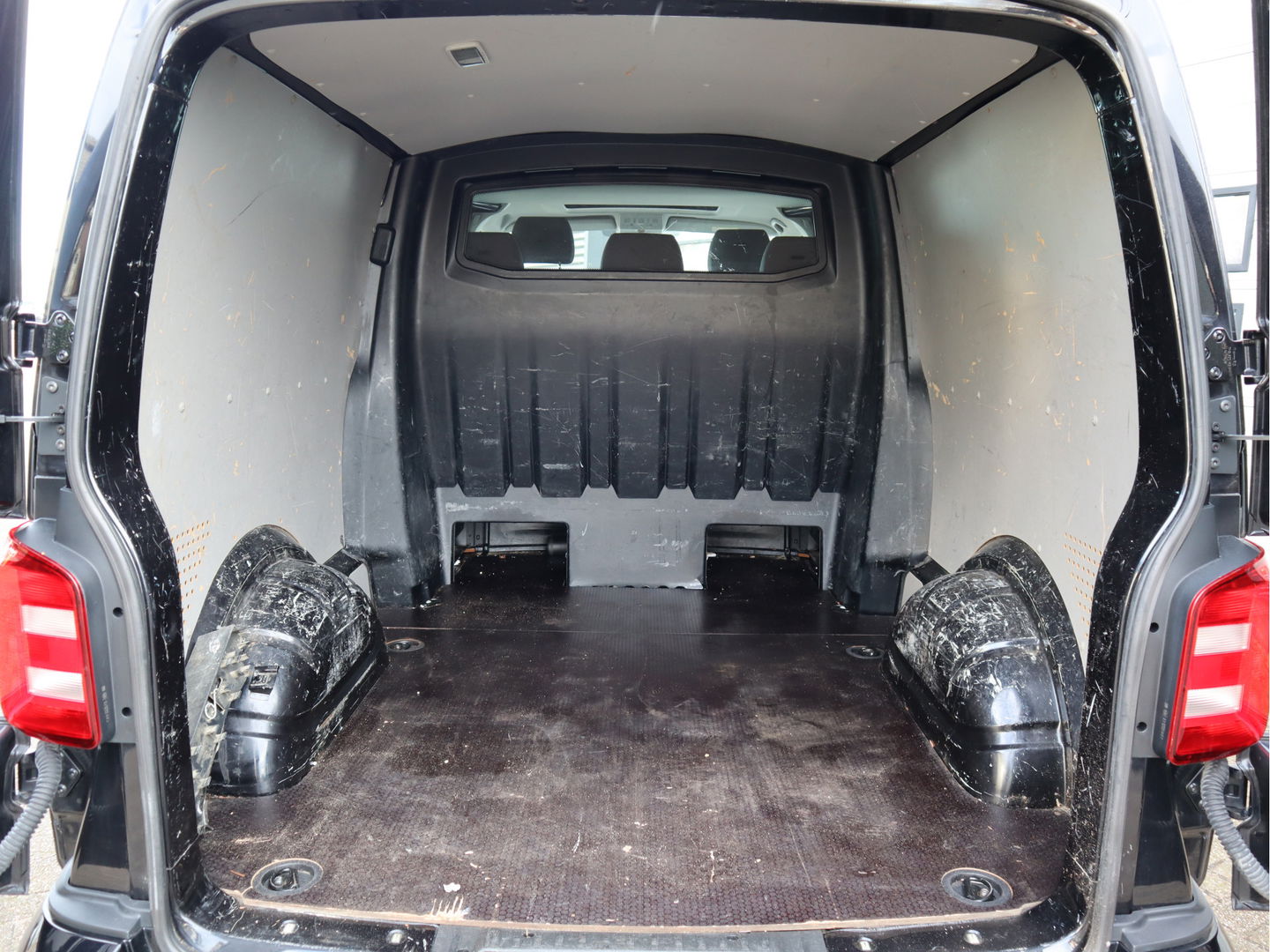Volkswagen Transporter 2.0 TDI 150pk Euro 6 Automaat L2 Lang DC 5 Pers. - 2x Schuifdr - Navi - Trekhaak