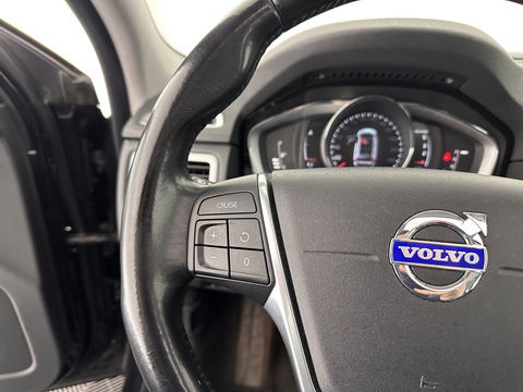 Volvo V70 2.0 D4 Nordic+ Luxury-Line Aut. *PANO | FULL-LEATHER | BI-XENON | NAVI-FULLMAP | MEMORY-PACK | ECC | HEATED-SEATS | PDC | CRUISE | TOWBAR | COMFORT-SEATS | 17''ALU*