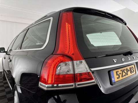 Volvo V70 2.0 D4 Nordic+ Luxury-Line Aut. *PANO | FULL-LEATHER | BI-XENON | NAVI-FULLMAP | MEMORY-PACK | ECC | HEATED-SEATS | PDC | CRUISE | TOWBAR | COMFORT-SEATS | 17''ALU*
