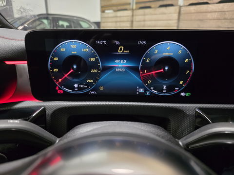 Mercedes-Benz CLA-Klasse Shooting Brake 200 Business Solution AMG Pano LED Camera Sfeer Memory LM