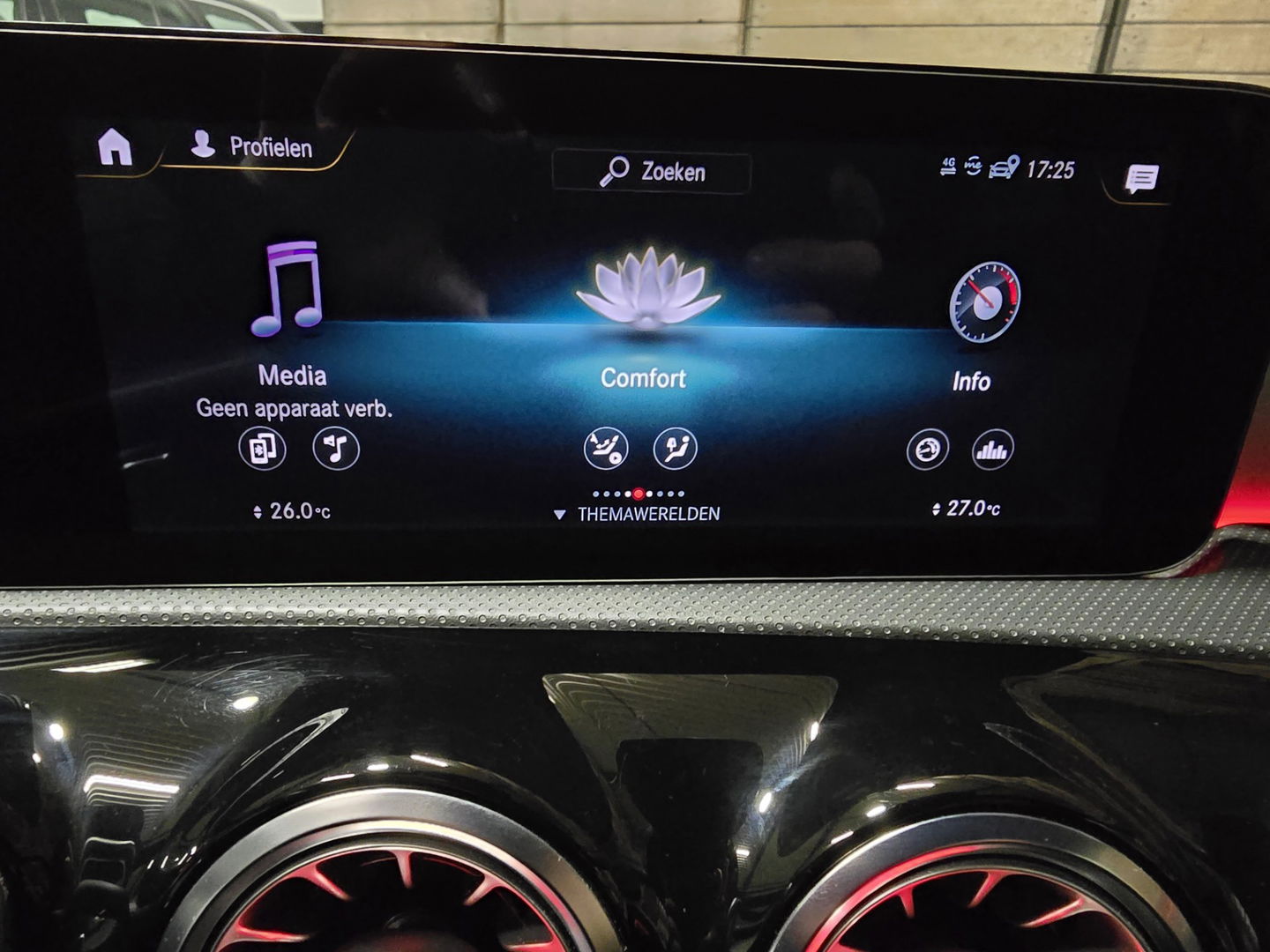 Mercedes-Benz CLA-Klasse Shooting Brake 200 Business Solution AMG Pano LED Camera Sfeer Memory LM