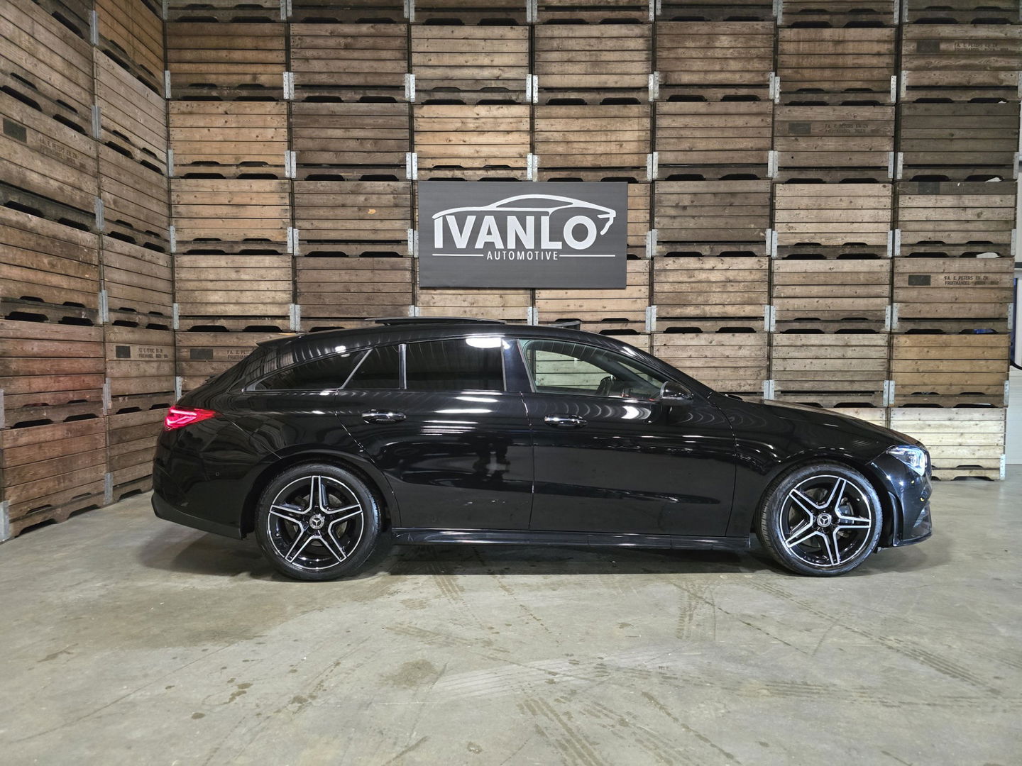 Mercedes-Benz CLA-Klasse Shooting Brake 200 Business Solution AMG Pano LED Camera Sfeer Memory LM