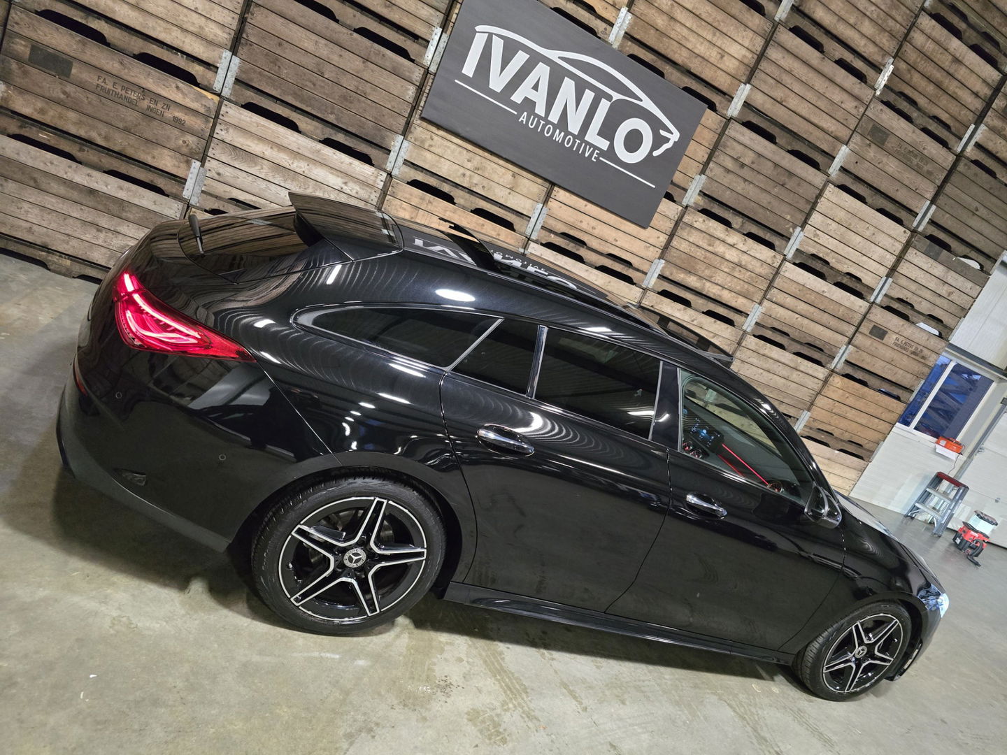 Mercedes-Benz CLA-Klasse Shooting Brake 200 Business Solution AMG Pano LED Camera Sfeer Memory LM