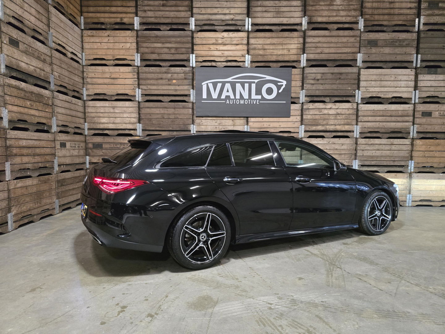 Mercedes-Benz CLA-Klasse Shooting Brake 200 Business Solution AMG Pano LED Camera Sfeer Memory LM
