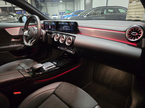 Mercedes-Benz CLA-Klasse Shooting Brake 200 Business Solution AMG Pano LED Camera Sfeer Memory LM