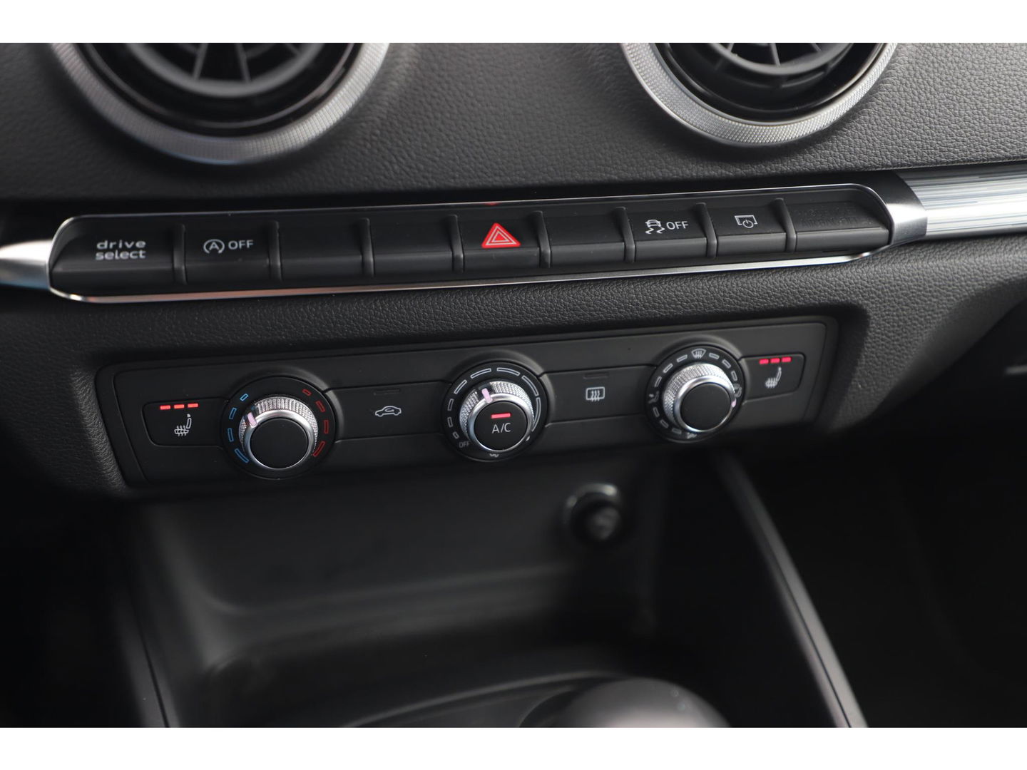 Audi A3 Sportback 30 TFSI Sport Lease Edition S-Tronic Automaat Full LED Navigatie Sportstoelen Clima Cruise Bluetooth PDC LMV