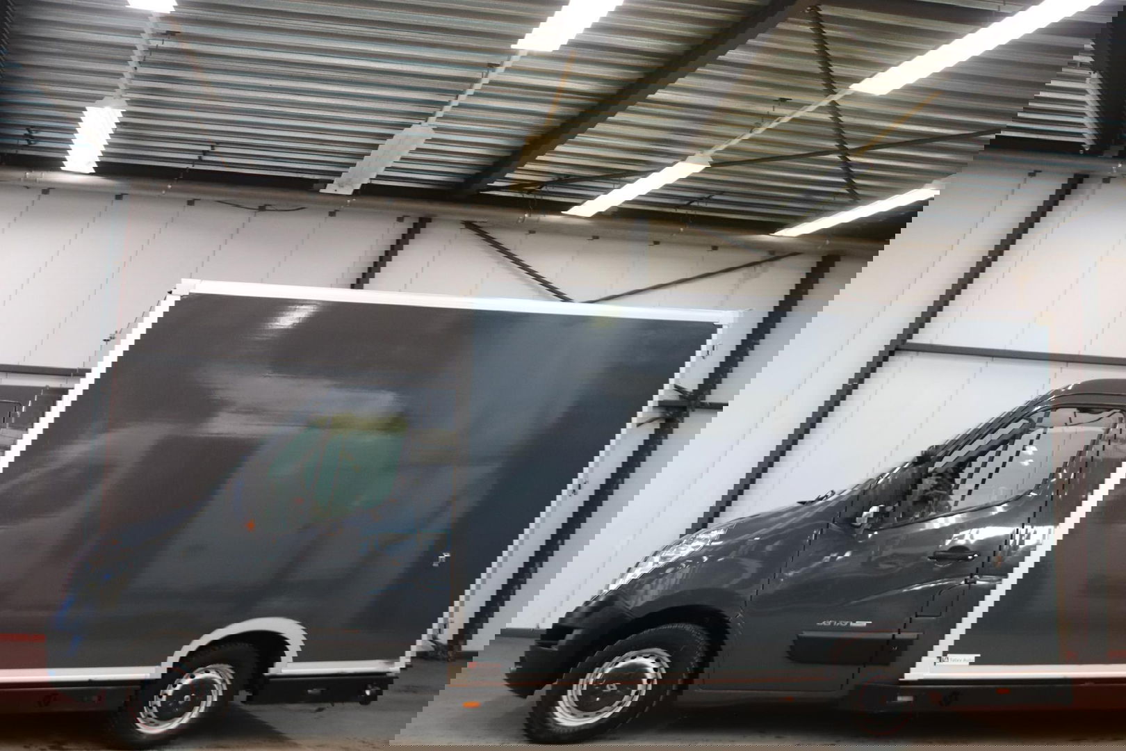 Renault Master 170PK AUTOMAAT LOWLINER VERKOOPWAGEN PAARDENWAGEN