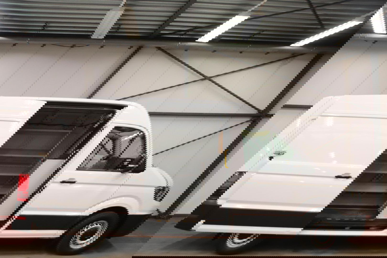 Volkswagen Crafter 35 2.0 TDI 140PK L3H3 EURO 6 3000KG trekvermogen Volkswagen Crafter 35 2.0 TDI 140PK L3H3 (oude L2H2) EURO 6