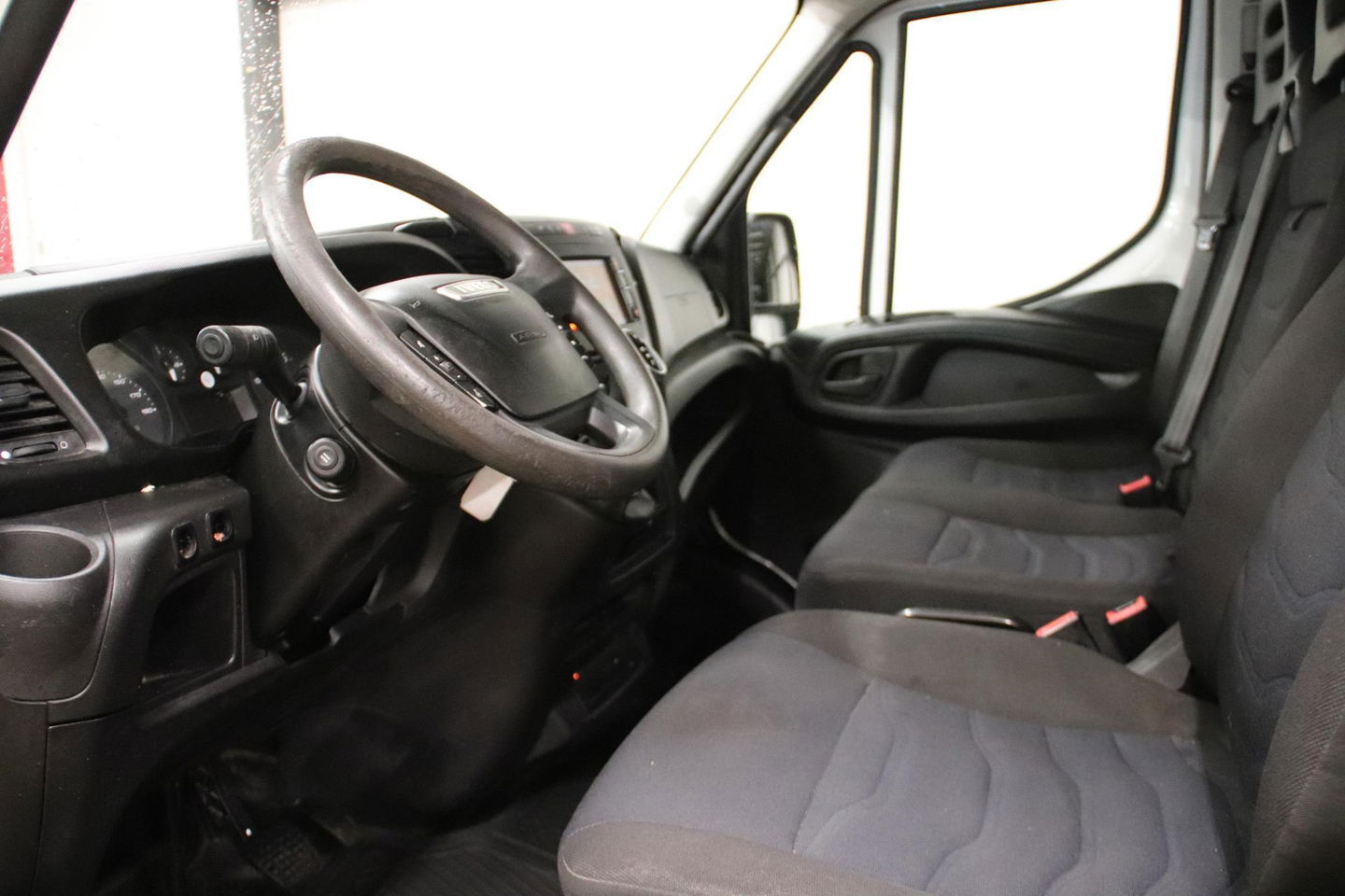 Iveco Daily 35S14V 2.3 352 L2H2 Iveco Daily 35S14V 2.3 352 H2 AUTOMAAT 3500KG TREKVERMOGEN