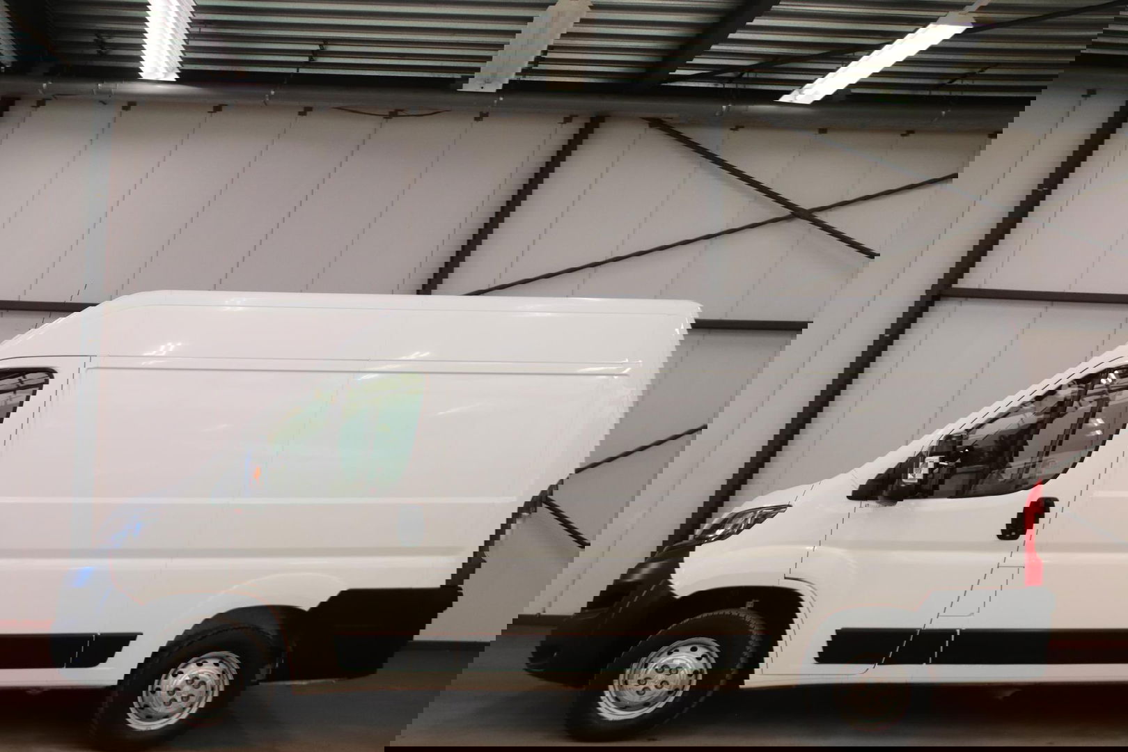Peugeot Boxer 2.2 120PK L2H2 ACHTERUITRIJCAMERA EURO 6
