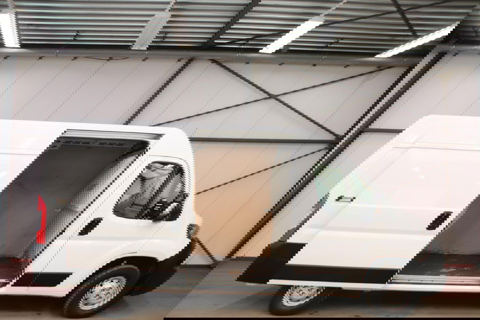 Peugeot Boxer 2.2 120PK L2H2 ACHTERUITRIJCAMERA EURO 6