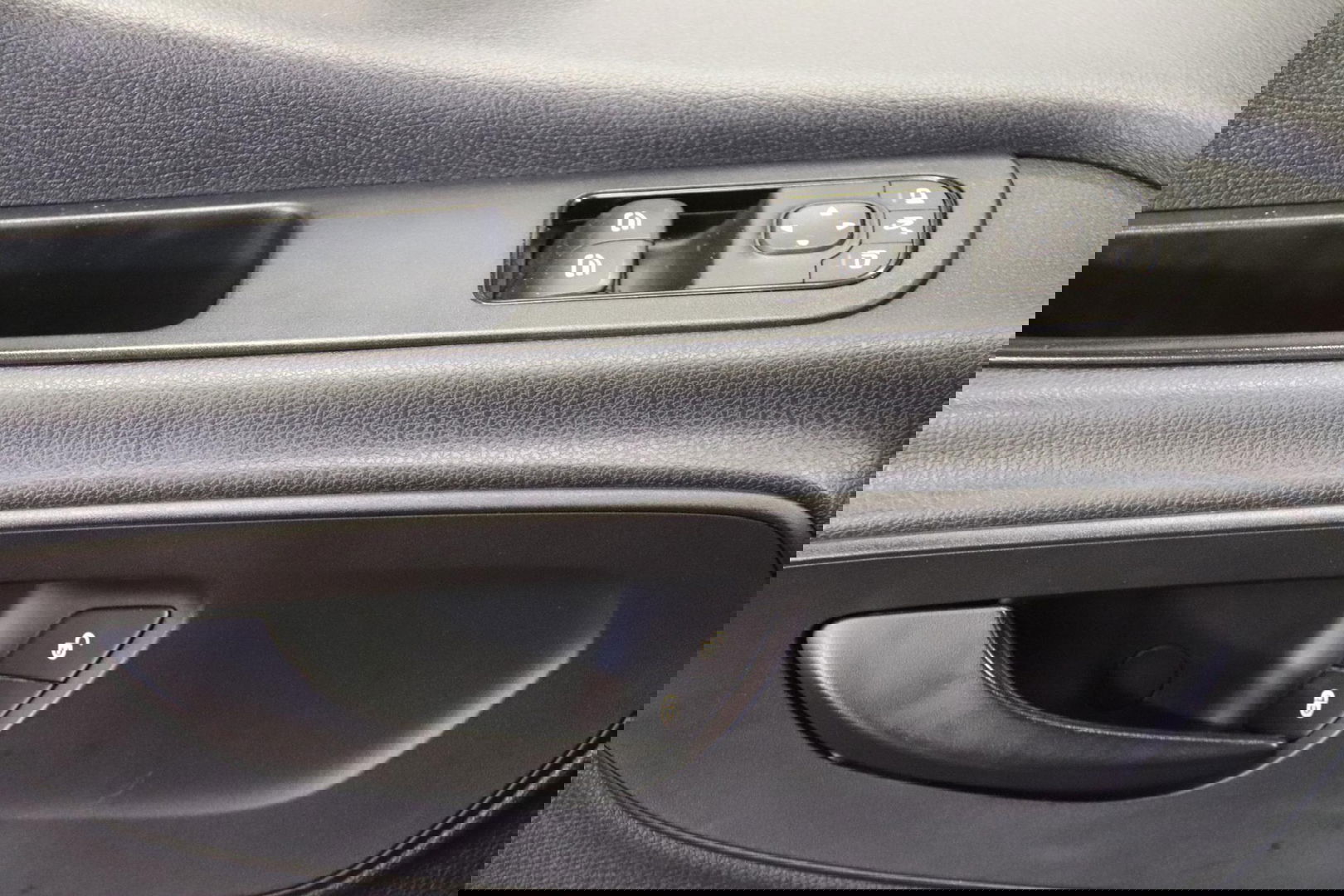 Mercedes-Benz Sprinter 316 L2H2 KOELWAGEN VRIESAUTO MET LAADKLEP EURO 6