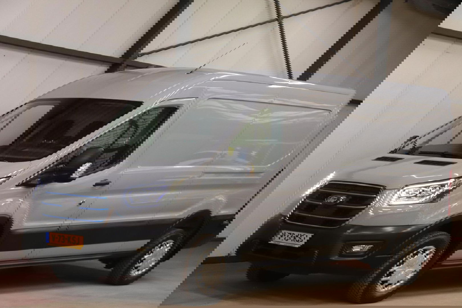 Ford E-Transit L3H2 Trend 68 kWh ELEKTRISCH NAVIGATIESYSTEEM Ford Transit L3H2 Trend 68 kWh ELEKTRISCH NAVIGATIESYSTEEM