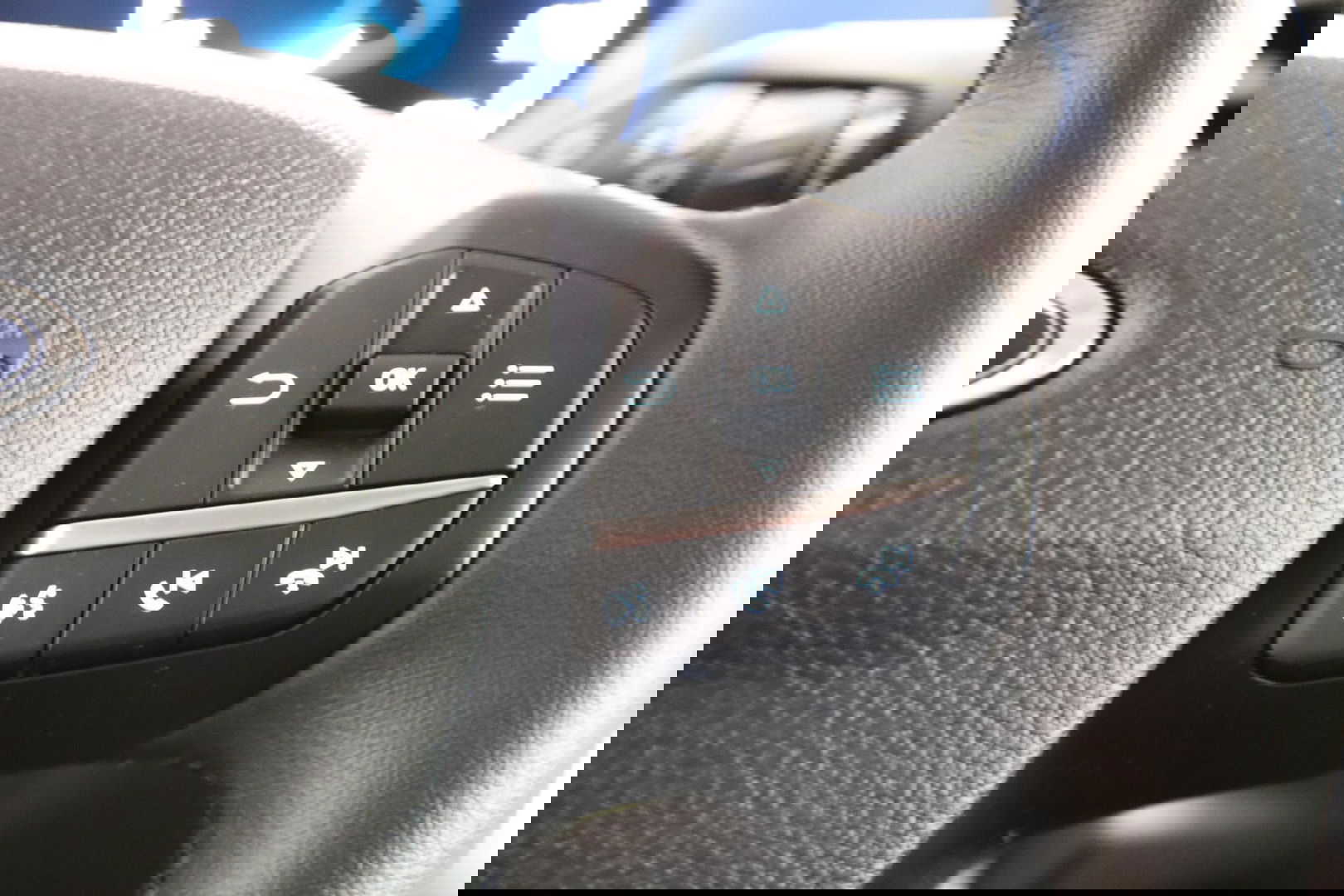 Ford E-Transit L3H2 Trend 68 kWh ELEKTRISCH NAVIGATIESYSTEEM Ford Transit L3H2 Trend 68 kWh ELEKTRISCH NAVIGATIESYSTEEM