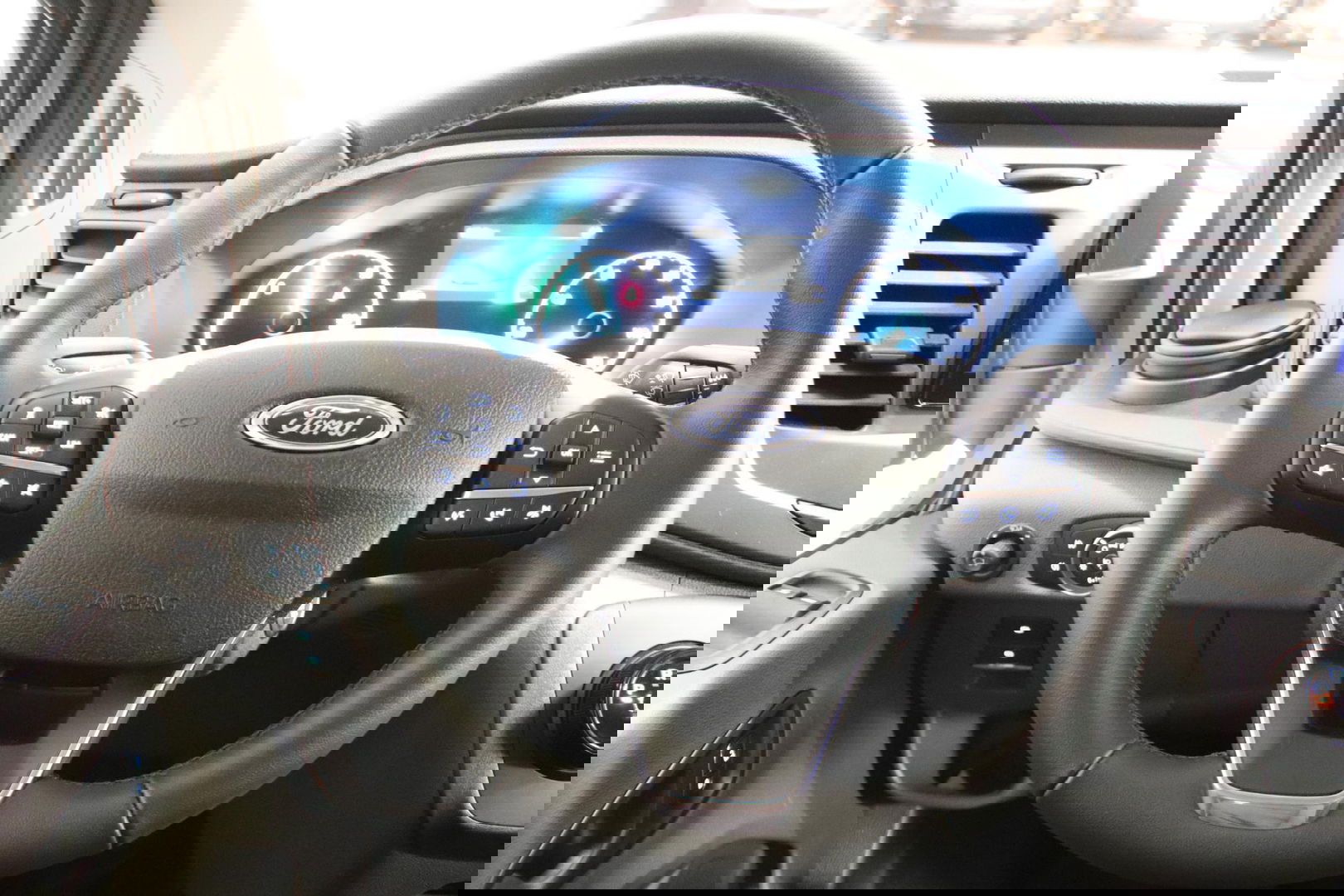 Ford E-Transit L3H2 Trend 68 kWh ELEKTRISCH NAVIGATIESYSTEEM Ford Transit L3H2 Trend 68 kWh ELEKTRISCH NAVIGATIESYSTEEM