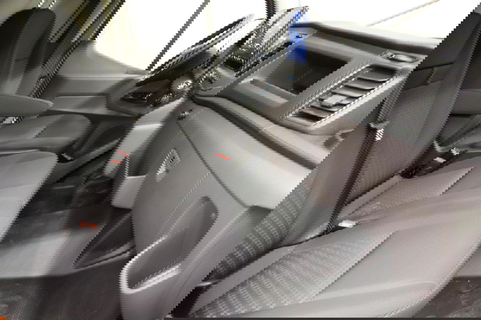 Ford E-Transit L3H2 Trend 68 kWh ELEKTRISCH NAVIGATIESYSTEEM Ford Transit L3H2 Trend 68 kWh ELEKTRISCH NAVIGATIESYSTEEM