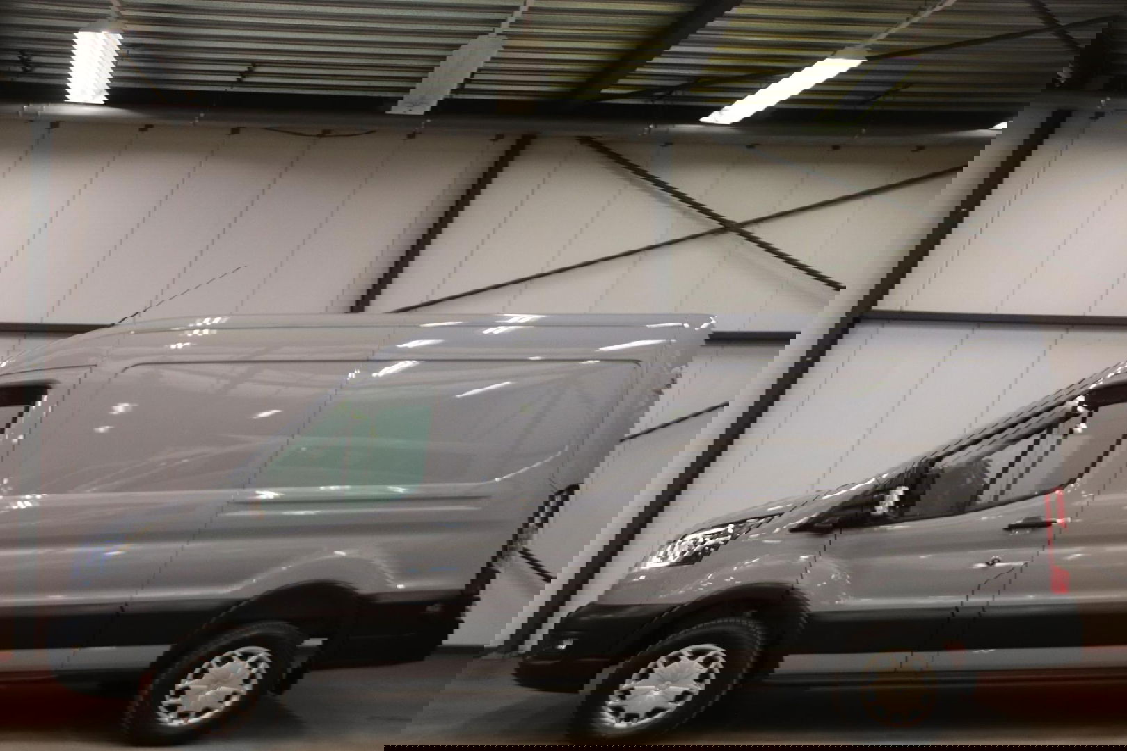 Ford E-Transit L3H2 Trend 68 kWh ELEKTRISCH NAVIGATIESYSTEEM Ford Transit L3H2 Trend 68 kWh ELEKTRISCH NAVIGATIESYSTEEM
