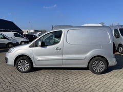 Peugeot Partner 120 1.6 BlueHDi 100 L1 Premium Pack S&S / vaste prijs rijklaar € 8.950 ex btw / lease vanaf € 183 / airco / cruise / navi / achteruit rijcamera / 3 zits / zilver metallic !