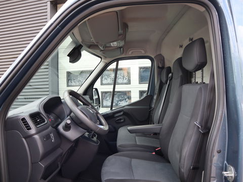 Renault Master T35 2.3 dCi 150pk Euro 6 Automaat L2H2 Imperiaal - Navi - Airco