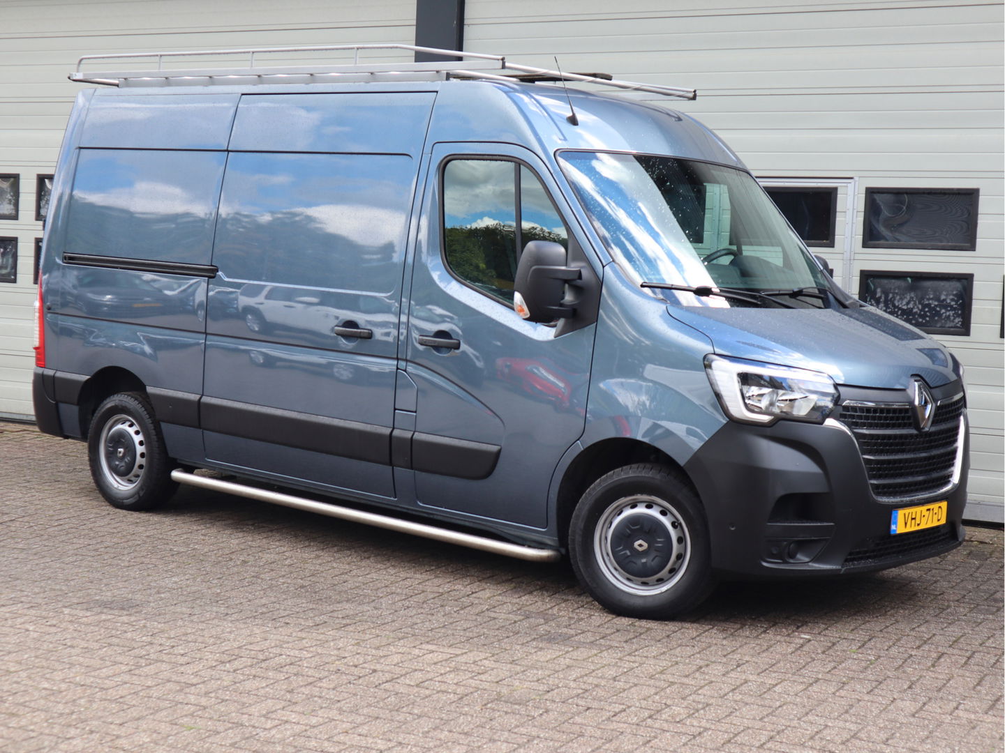 Renault Master T35 2.3 dCi 150pk Euro 6 Automaat L2H2 Imperiaal - Navi - Airco