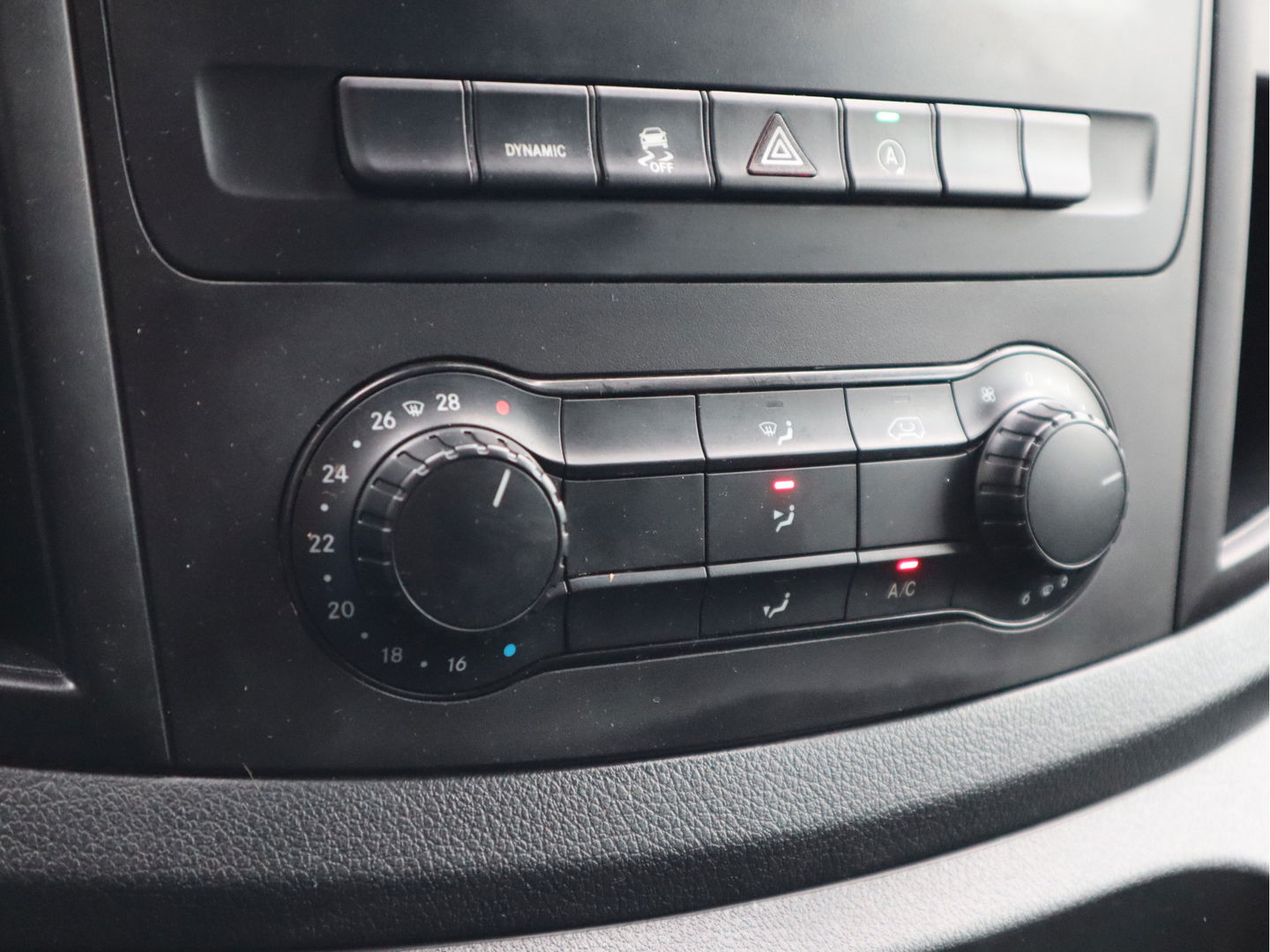 Mercedes-Benz Vito 114 CDI Automaat Euro 6 Lang L2 - Apple Carplay - Trekhaak - Navi - Cruise