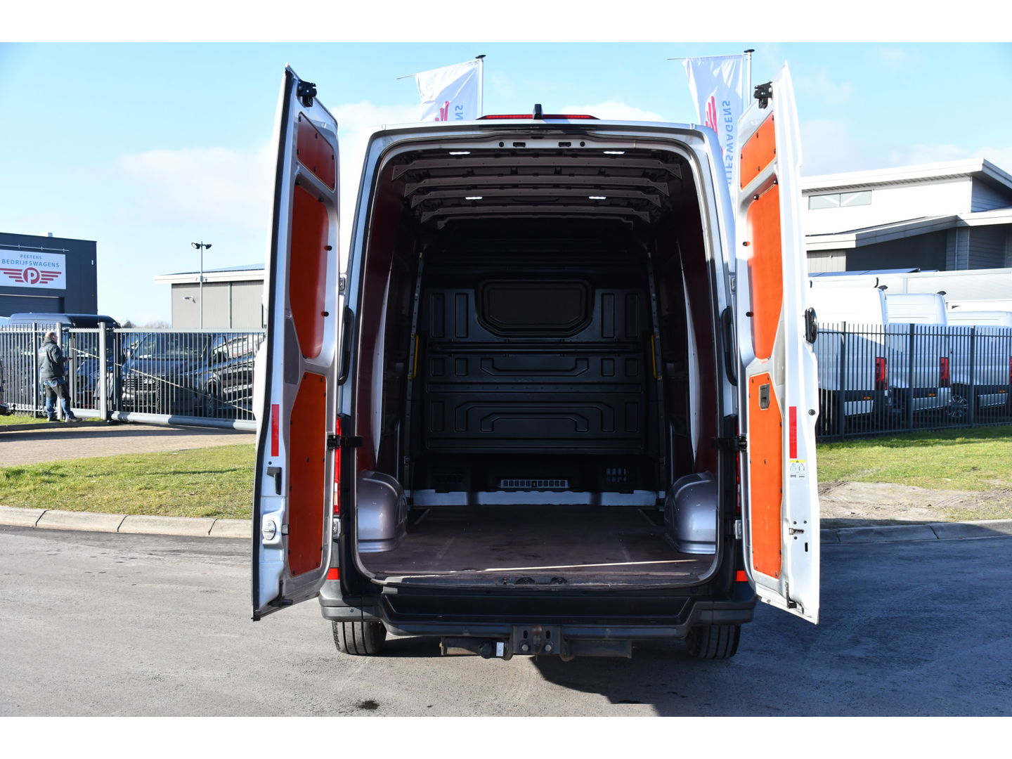 Volkswagen Crafter 2.0 TDI L3H3 Highline PB Edition Adaptieve Cruise, Carplay, 2 x Schuifdeur, Camera, LED, Multimedia,