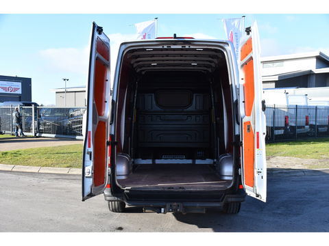 Volkswagen Crafter 2.0 TDI L3H3 Highline PB Edition Adaptieve Cruise, Carplay, 2 x Schuifdeur, Camera, LED, Multimedia,