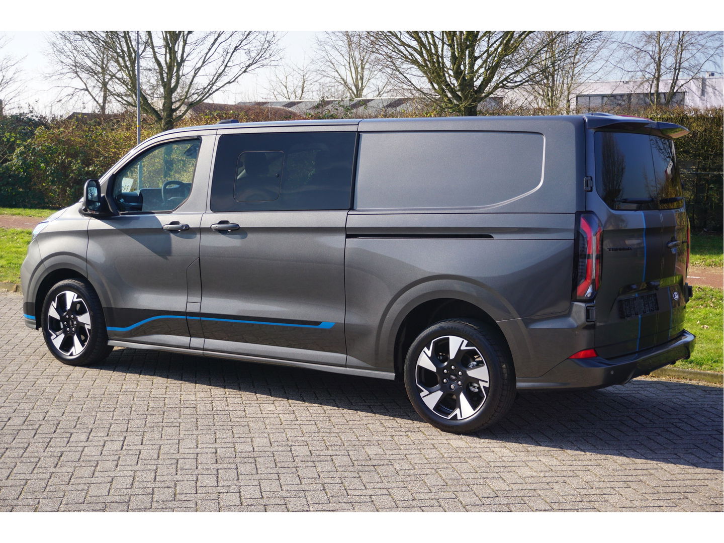 Ford Transit Custom 320L 170PK DC Sport AUT AWD BPM VRIJ!! Navi, ACC, Trekhaak, 360° Cam, 17" LM, 2x Schuifdeur!! NR. 953