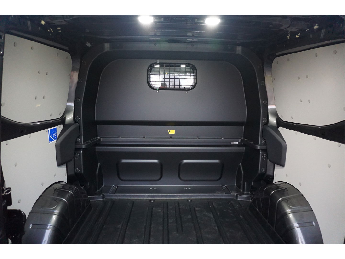 Ford Transit Custom 320L 170PK DC Sport AUT AWD BPM VRIJ!! Navi, ACC, Trekhaak, 360° Cam, 17" LM, 2x Schuifdeur!! NR. 953
